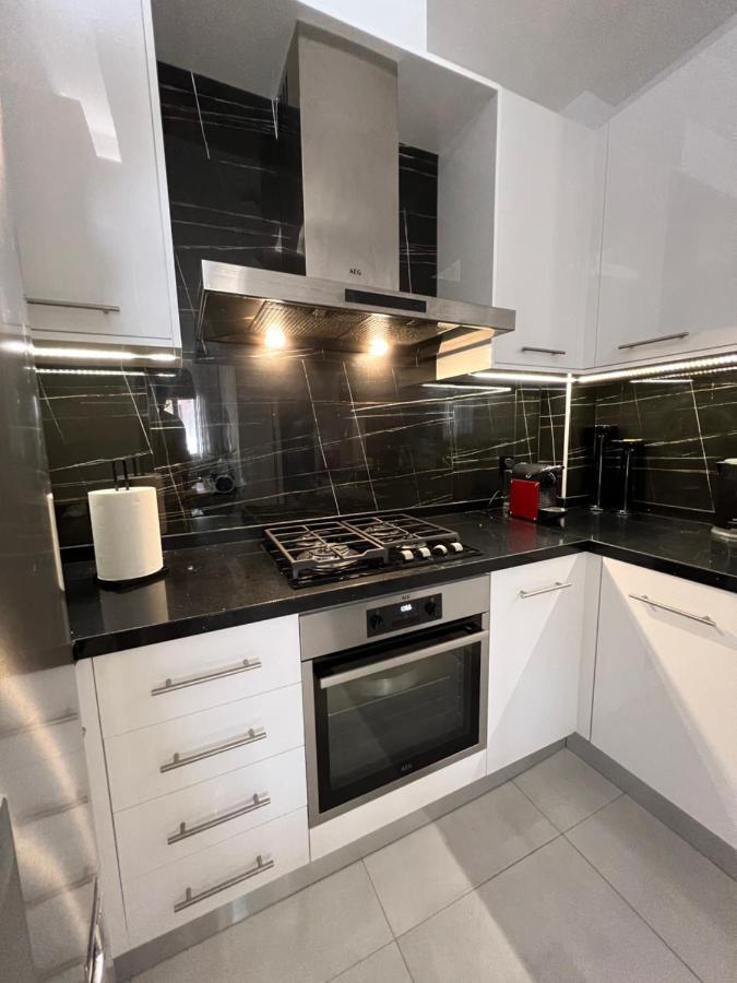 Modern Apartment Close To Airport With Gym And Bbq Heraklion  Екстер'єр фото